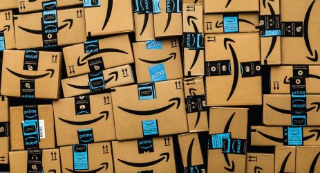This is how Amazon avoids delays with the US Postal Service.
