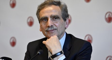 How is Mps doing and what does Lovaglio have in mind regarding Mediobanca and Generali?