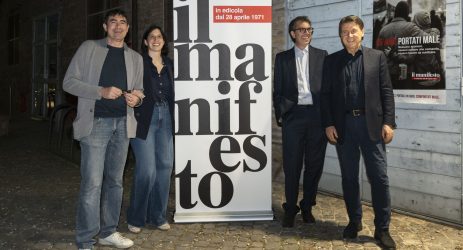 Even La Stampa shifts to the center. Long live Il Manifesto, the only true left-wing newspaper.